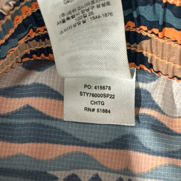 Patagonia Shorts Womens Medium 2” Aztec Print Planing Micro Stretch Hike Camp - Picture 6 of 6